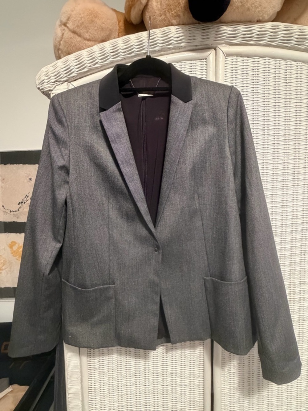 Elie Tahari Gray Blazer with Black Collar
